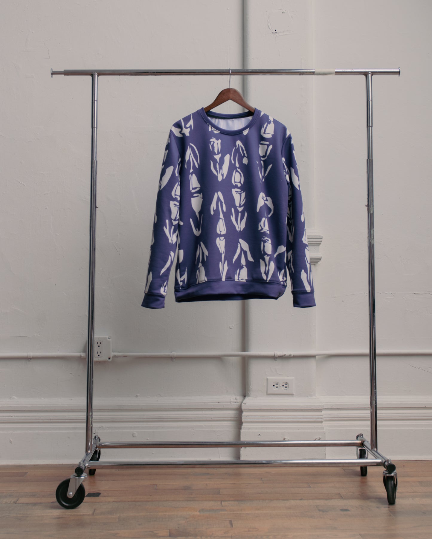 TULIP CREWNECK