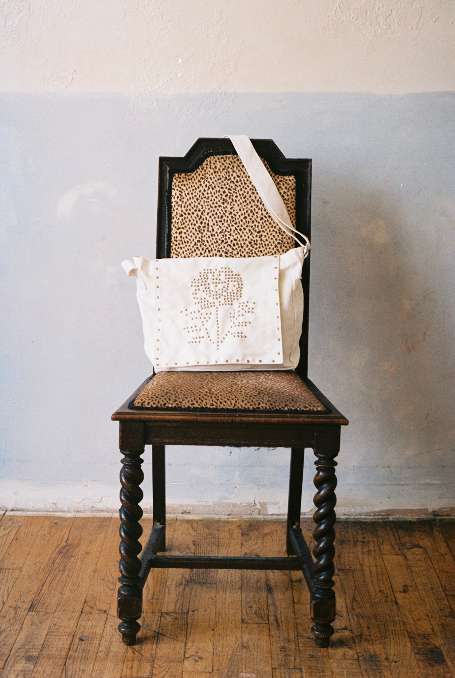 ARABELLA MESSENGER BAG